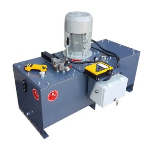 Stacja hydrauliczna ze zbiornikiem 220L, 400V, zdalnie sterowana do obsługi naczep i silosów